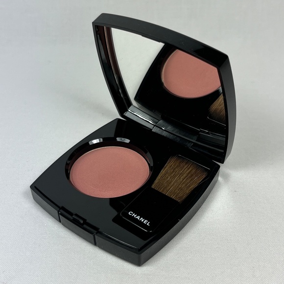 CHANEL Powder Blush in 02 Rose Bronze - Picture 14 of 16